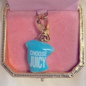 🩷PRICE IS FIRM🩷Juicy Couture T-Shirt With Bows Charm